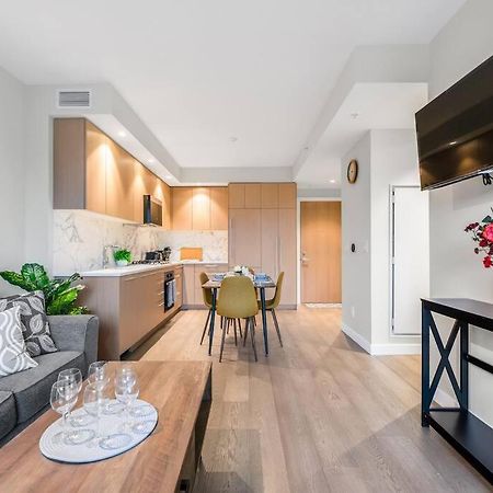 Modern Comfort At Ubc: 1Br Condo Near Campus 溫哥華 外观 照片