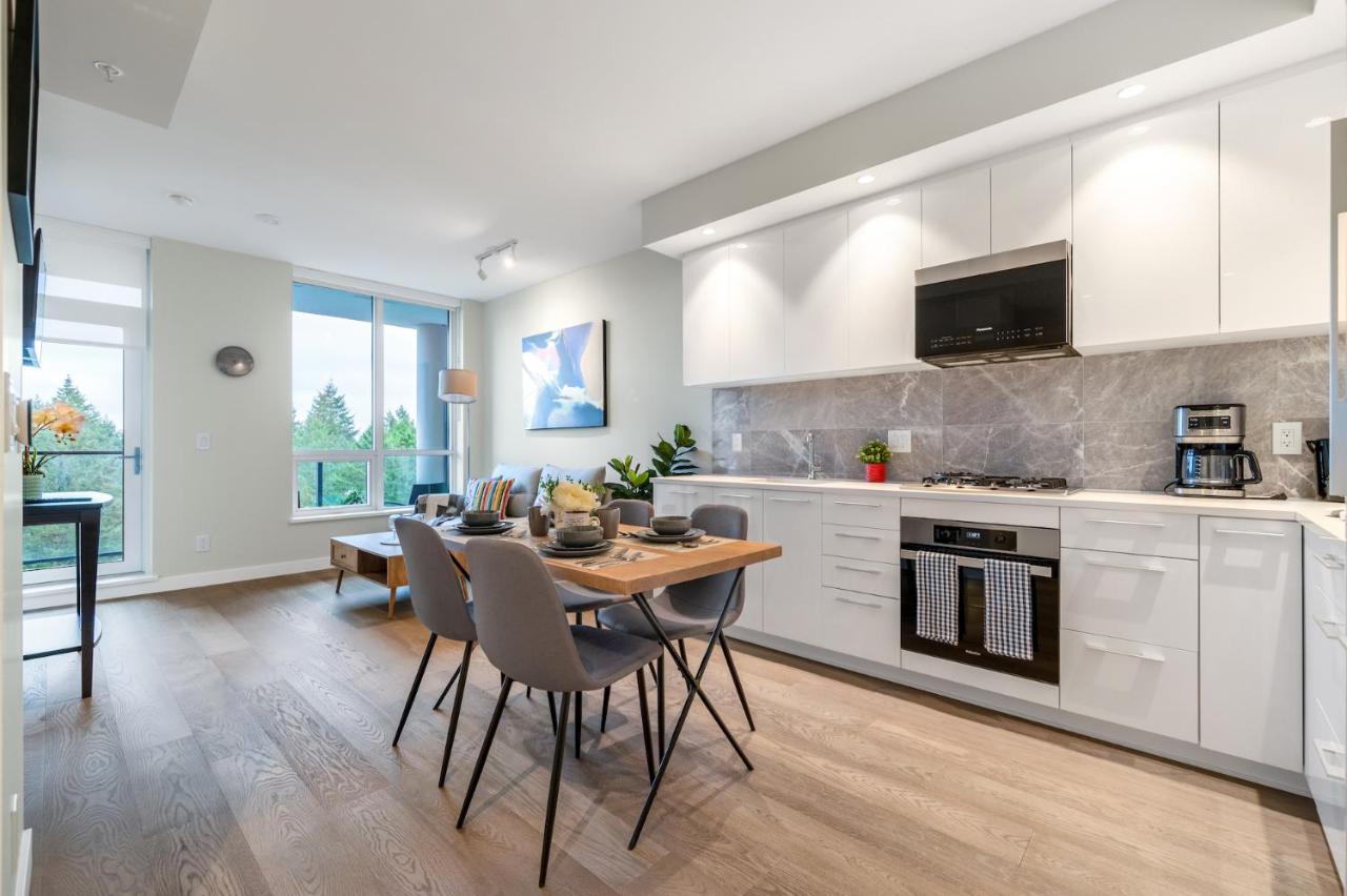 Modern Comfort At Ubc: 1Br Condo Near Campus 溫哥華 外观 照片