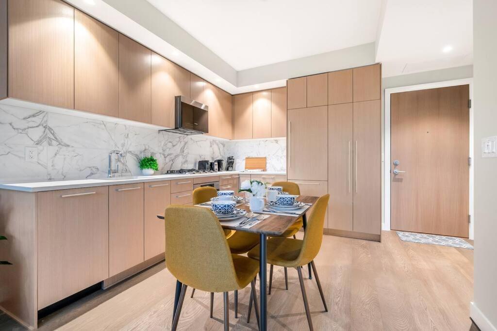 Modern Comfort At Ubc: 1Br Condo Near Campus 溫哥華 外观 照片