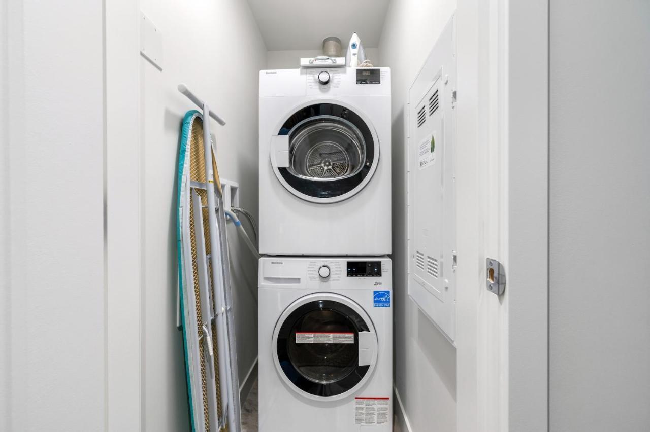 Modern Comfort At Ubc: 1Br Condo Near Campus 溫哥華 外观 照片