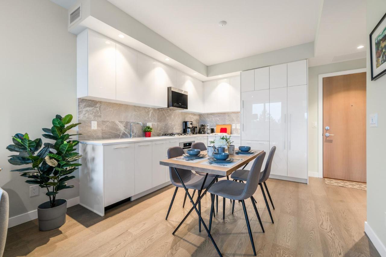 Modern Comfort At Ubc: 1Br Condo Near Campus 溫哥華 外观 照片