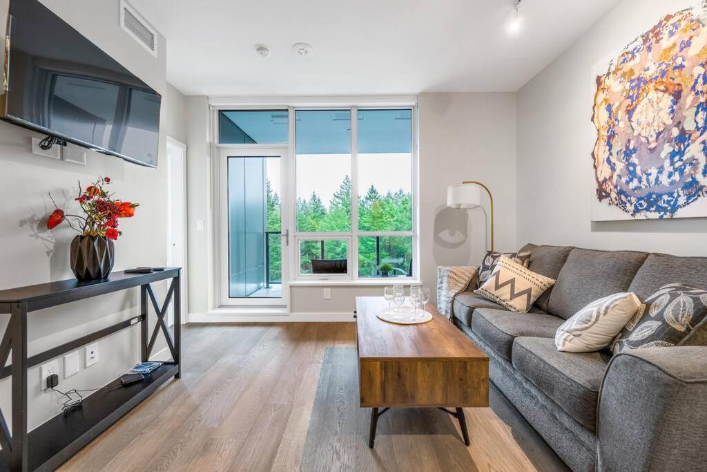 Modern Comfort At Ubc: 1Br Condo Near Campus 溫哥華 外观 照片