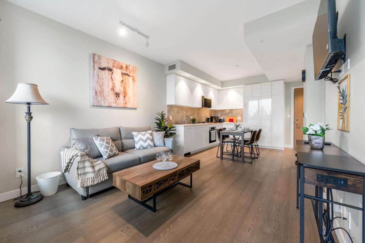 Modern Comfort At Ubc: 1Br Condo Near Campus 溫哥華 外观 照片