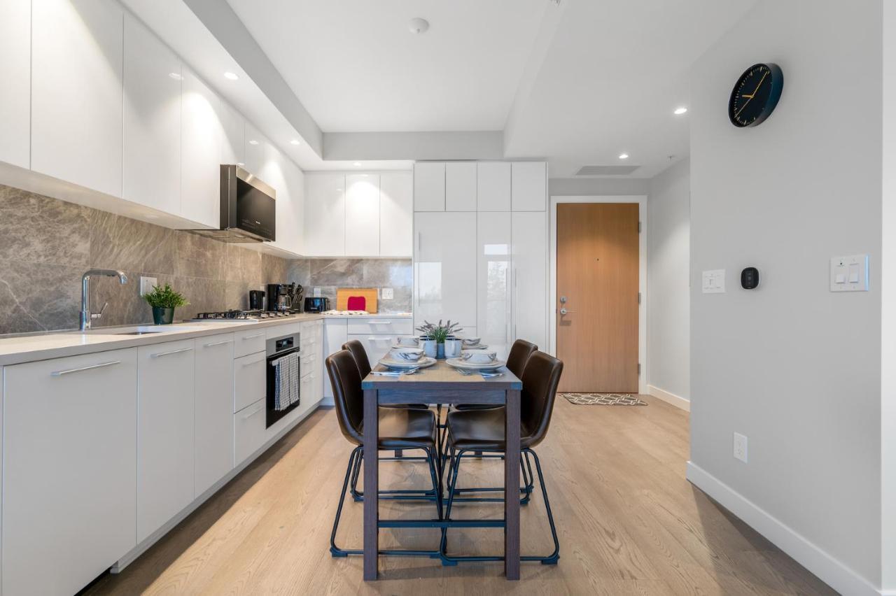 Modern Comfort At Ubc: 1Br Condo Near Campus 溫哥華 外观 照片