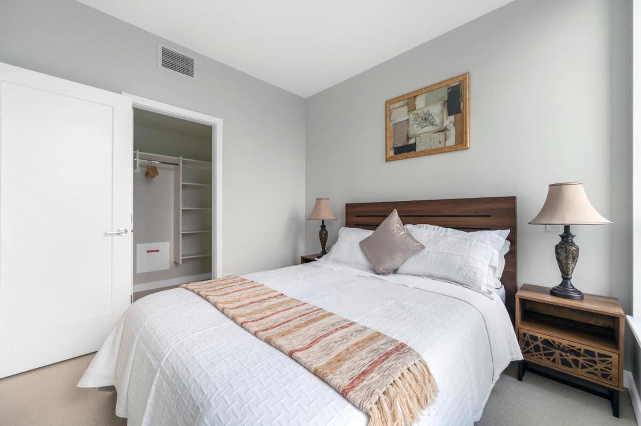 Modern Comfort At Ubc: 1Br Condo Near Campus 溫哥華 外观 照片